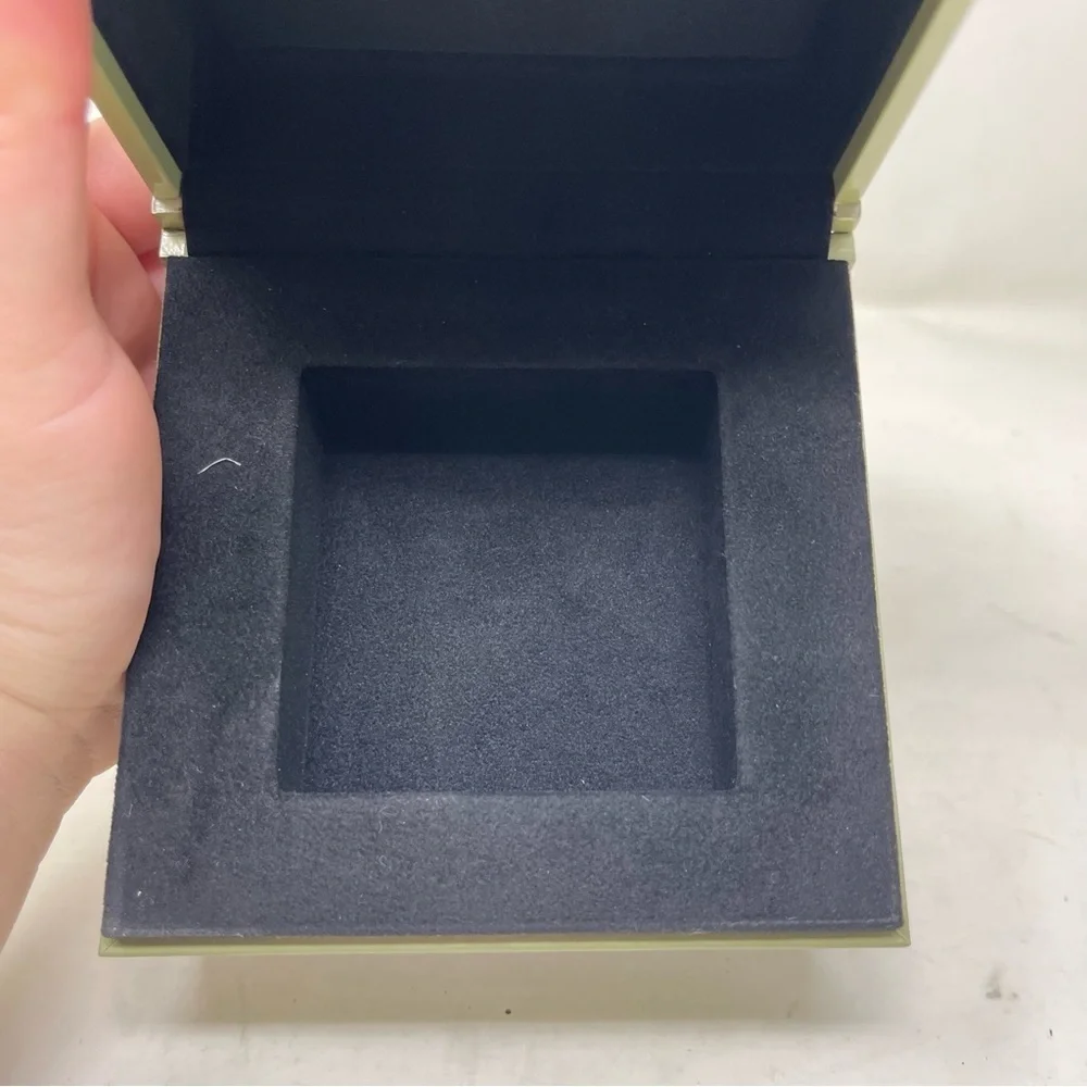 Van Cleef & Arpels Large Bracelet Jewelry case green Empty Box authentic 4.5x4.5